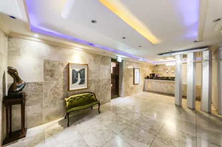 Bobos Hotel Отели рядом со станцией Ssangyong Station