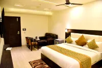 Hotel Vinayak Hotels near Chaudhary Charan Singh International Airport