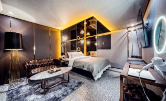 2. 홍대 더 그레이..