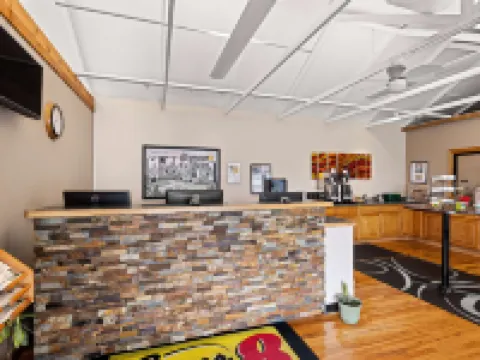 Super 8 by Wyndham Branson / Shepherd of the Hills Exwy Hotels in Branson