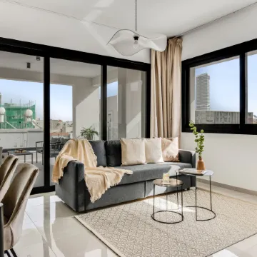 Sanders Premier - Lovely 2 Bdr. Apt. with Balcony Отели рядом с достопримечательностью «Cyprus University of Technology»