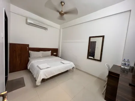 Hotel Shivanand Отели в г. Бхилмал