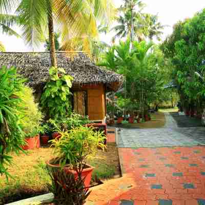Kadalkkara Lake Resort Hotel Exterior