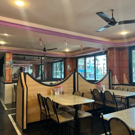Hotel Dhruv Palace