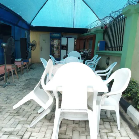 Link Majestic B2 Suites and Hotel