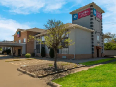 Best Western Topeka Inn  Suites トピーカのホテル