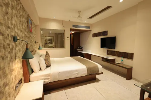 Hotel RS Exclusive Stay & Fine Dine - Near to Akola Junction Hotels in Akola
