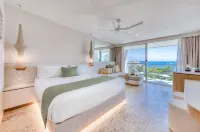 The Elandra Hotels in Wongaling Beach