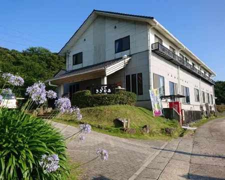 Sazanami โรงแรมในนิชิโอะ