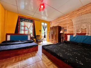 Saigonese Trekking House - Hostel