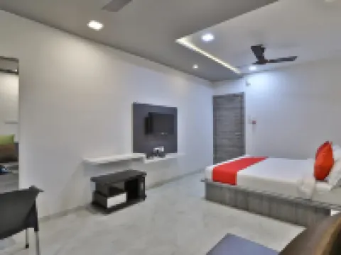 Hotel Preet Palace Hotels in Valsad