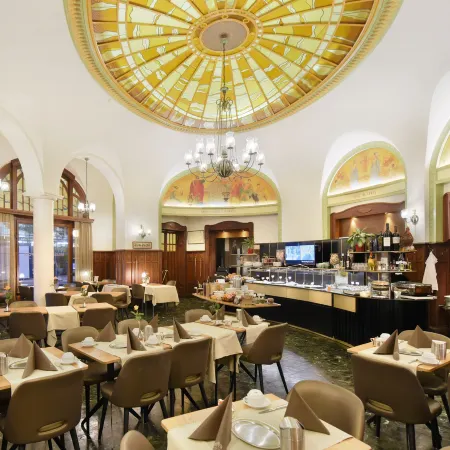 Astra Vevey Hotel & Restaurant