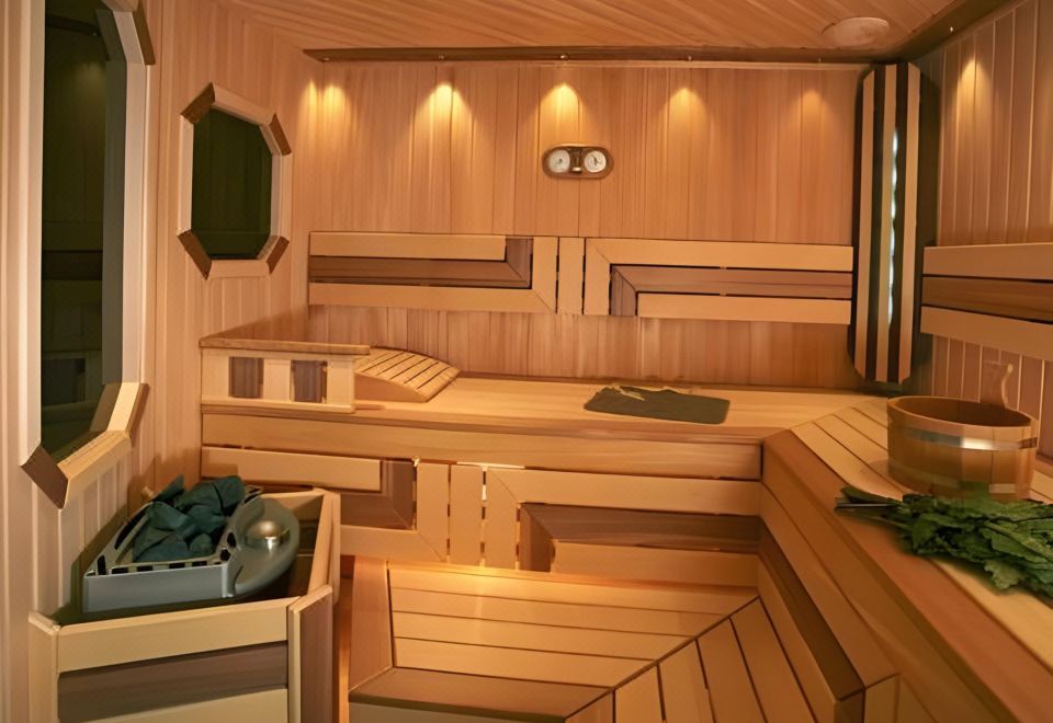 4. 호텔 슈바이처 ..