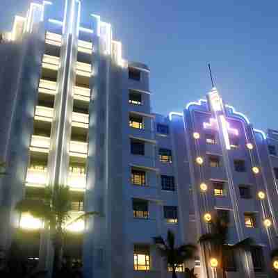 Suncoast Hotel & Towers Hotel Exterior