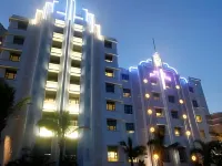 Suncoast Hotel & Towers Hotels in 