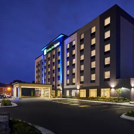 Holiday Inn Express SARNIA - POINT EDWARD by IHG Отели в г. Пойнт Эдуард