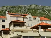 Apartments Mondo Hotels in Rožat