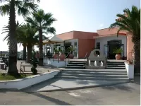 安尼克雷飯店 Bar tabacchi il tempio del caffe附近的飯店