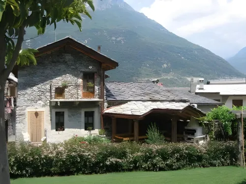 La Maison des Vignerons Chambres d'Hotes B&B Hotels in Pont-Saint-Martin