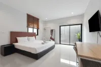 Kornnawan Resort Hotels in Song Phi Nong