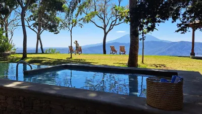 El Guayacán Hotels near Natural Park