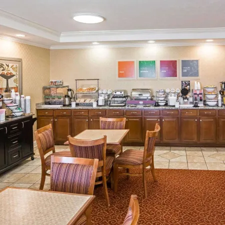 Comfort Inn Hebron-Lowell Area