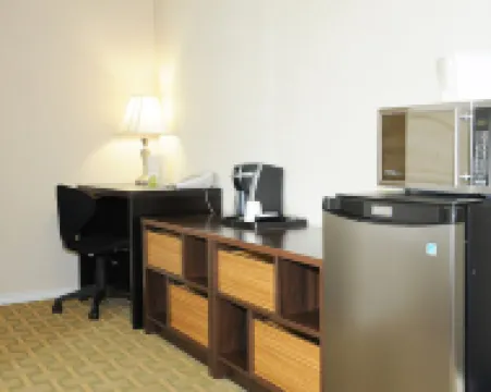 하이 포인트 인 & 스위트 피스 리버