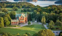 Torreby Slott Hotel & Golf Hotels near Soteleden Tångevik