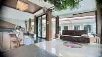 Bee Orchid Pool Villa Hotels in Ko Lan