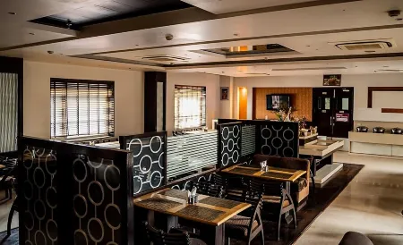 Hotel Royale Ambience Отели рядом со станцией Raipur Junction Railway Station Bus Stop