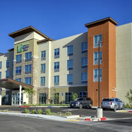 Holiday Inn Express & Suites RIDGECREST - CHINA LAKE by IHG