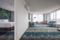 Canvas Moncton, Tapestry Collection by Hilton Hotel a Moncton