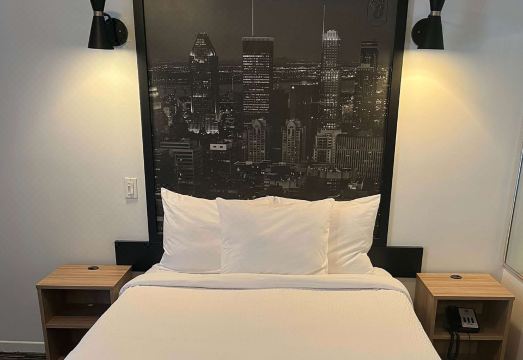 슈퍼 8 바이 윈덤 몬트리올