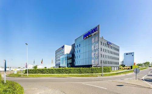 Park Inn by Radisson Liege Airport - 4-Star