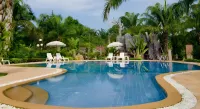 Nattha Waree Hot Spring Resort and Spa Các khách sạn ở Nuea Khlong