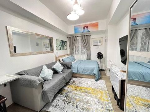 University Belt Cozy Studio