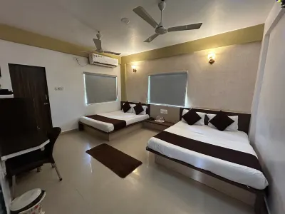 Hotel Somnath Atithigruh Hotels in der Nähe von Dehotsarg Teerth