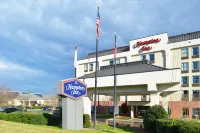 Hampton Inn Henderson-I-85 Hotel dekat Oxford Downtown Mall