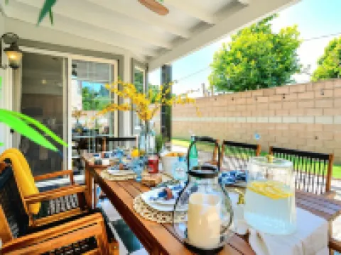 New Designer Home Monthly Stay Near Disney Universal Dtla and Beaches. Hoteles en El Monte