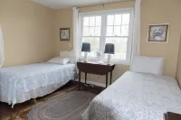 Family Friendly Home on Cobbs Pond and 100 yards from Cape Cod Bay in Brewster!