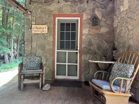 Hickory Creek Haven-Creekside Log Cabin-Allegheny National Forest Pet Friendly! Hotels in Forest County
