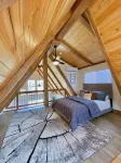 Family Cabin with Treehouse & Pond near Branson