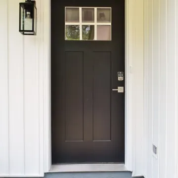 High Cotton! Completelyrenovated 3BR, 2.5BA home! 1.5 mi to the Village!