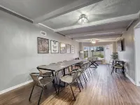 5mins to Kyle Field, 5BR w Private Backyard & Pool