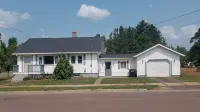 Becky's Bee Hive, Clean, Cozy, Affordable and Family Friendly!