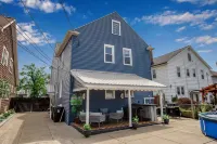 Kenmore Luxy Loft Hotels in Tonawanda