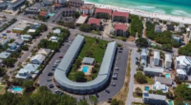Newly remodeled, heart of Seagrove Beach, 100 yards to beach!