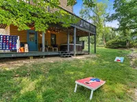 5BR Private Mountain Game Cabin! Hot Tub, Fire Pit Hotels in McGaheysville