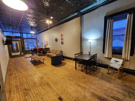 2Br Sxs Snowmobile Trail Access,Near Mtu, Keweenaw, Houghton, Walk to DiningBars Отели в г. Юг Рейндж