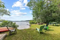 Spacious Trickey Moose Family Retreat - Woodstove, Firepit, Kayaks, Water Access